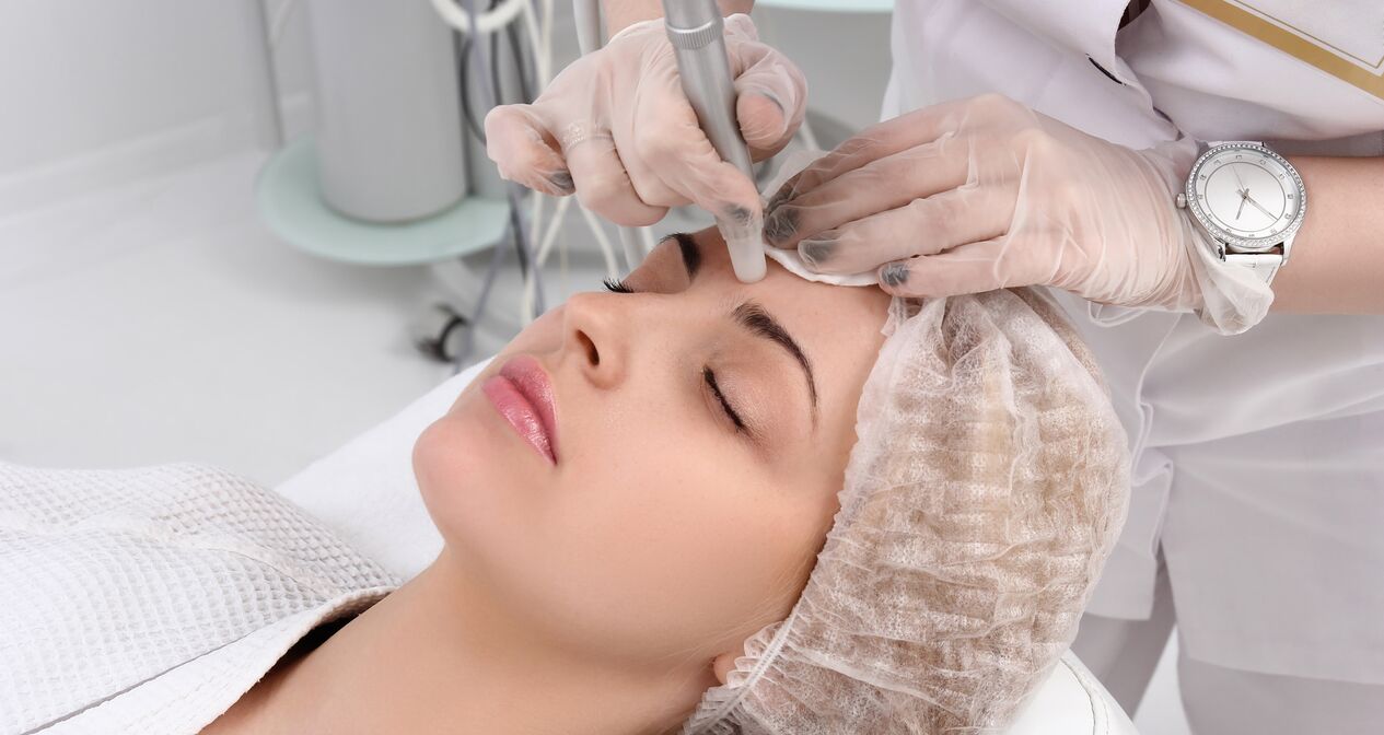 Procedura laser per il ringiovanimento della pelle del viso