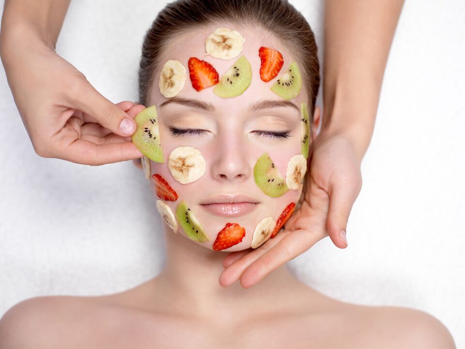 Maschera alla frutta per il ringiovanimento della pelle